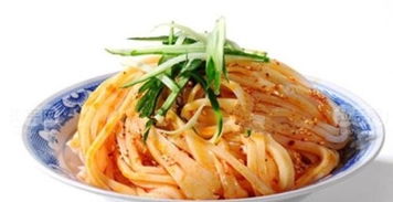 自創(chuàng)了一款秘制醬料,開發(fā)了一個(gè)涼皮新品種,說說小吃的創(chuàng)新