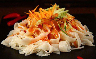 尚村庫(kù)記涼皮 一碗涼皮的匠心傳承與地方美食魅力